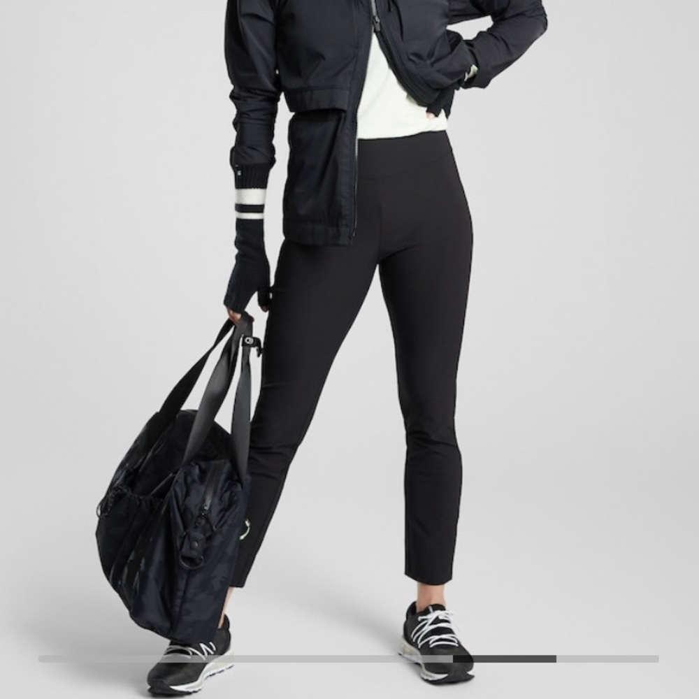 Like new Athleta Wander Slim Ankle Pant